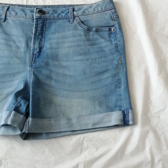 George Jeans Shorts - Picture 3 of 5